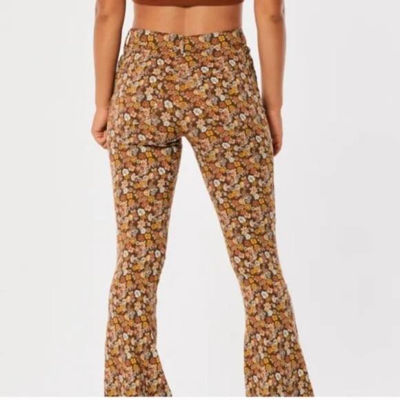 HOLLISTER 70s Vintage Inspired Mushroom & Floral High Waisted Flare Pants, Small - Picture 2 of 8